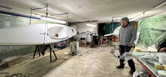 Bootsreparatur im Winter